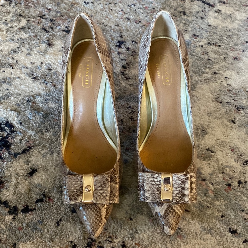 Coach Landrie Leather Snakeskin Bow Heels Sz. 6